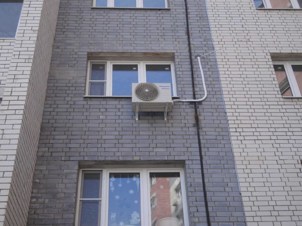     :        
