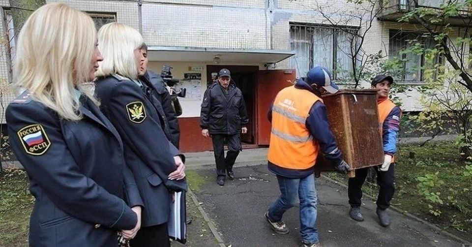 Скандал с выселением: как бывшая владельца квартиры оказалась должны почти миллион