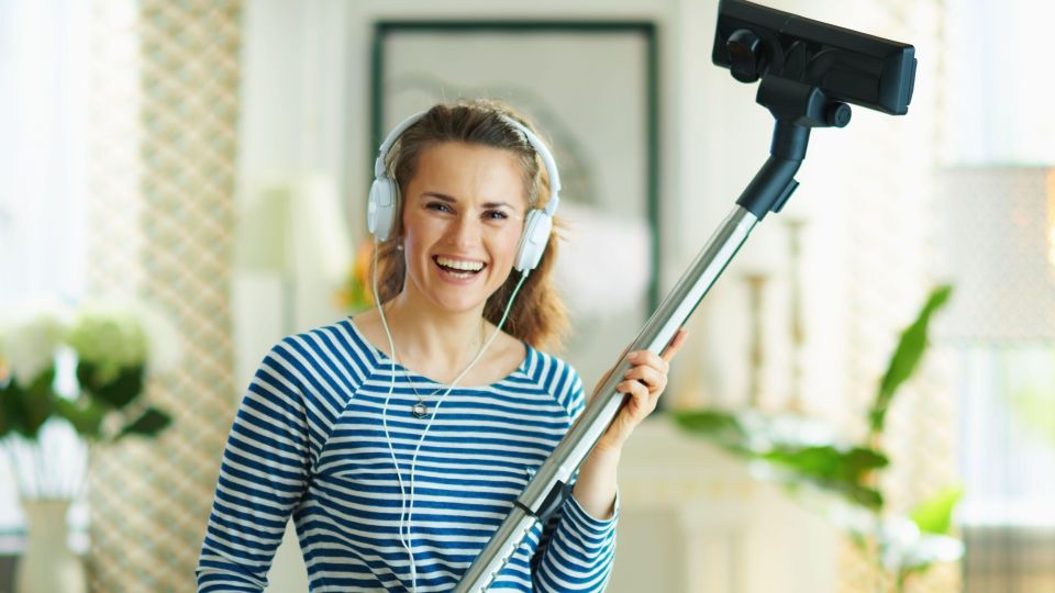 Даже не вздумайте собирать эту грязь пылесосом: навредите прибору и себе