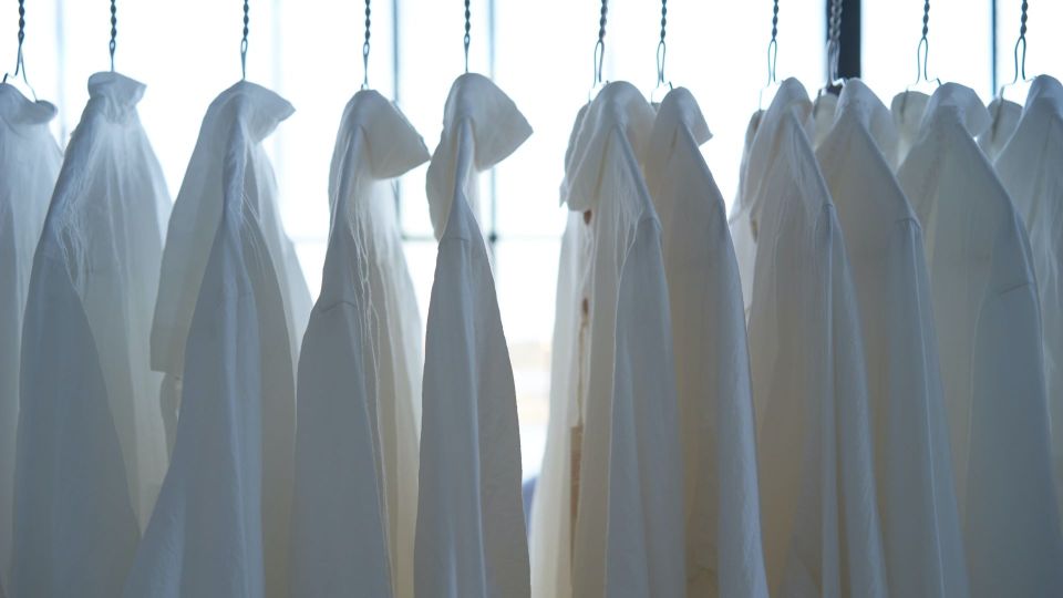 Едкий отбеливатель уберите подальше: при стирке его заменит этот состав за копейки