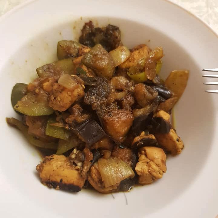Куриное филе с баклажанами и кабачками