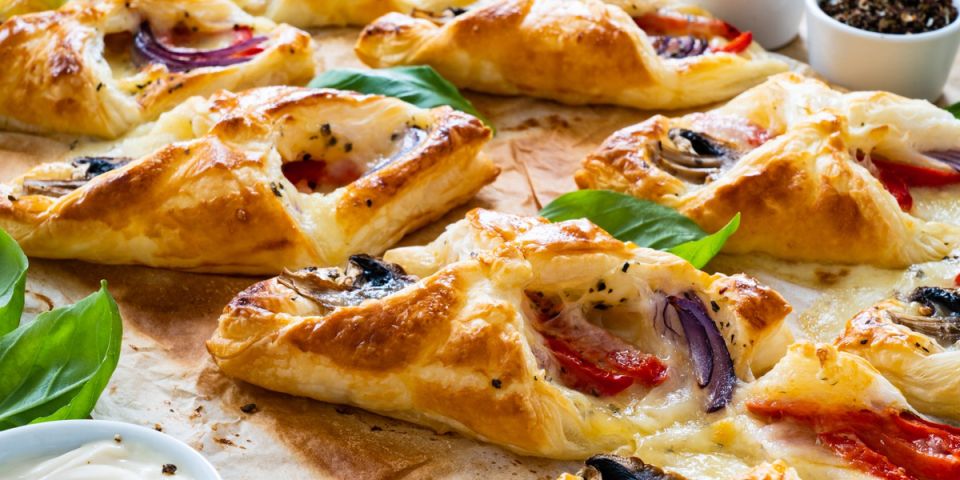 Быстрая выпечка из слоеного теста: 15 кулинарных идей за 30 минут