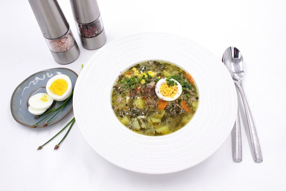 Летний борщ со щавелем: освежающий вкус весны на вашем столе