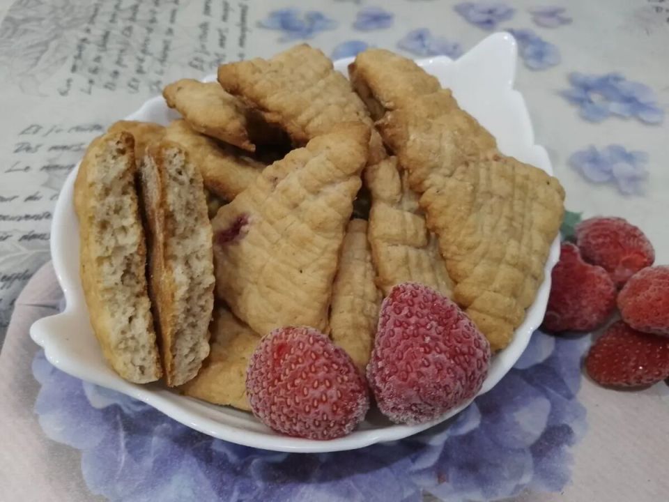 Песочное печенье с клубникой: как приготовить сладкое лакомство в домашних условиях