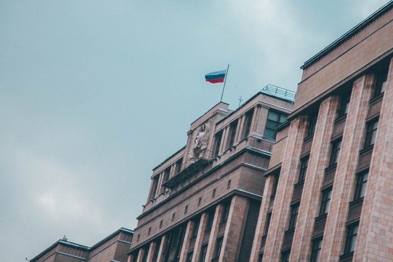 КПРФ инициирует законопроект о запрете зарубежной недвижимости для госслужащих