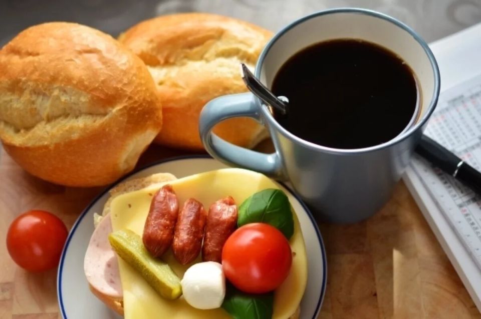 Почему завтрак нельзя пропускать: важность утренней еды для здоровья