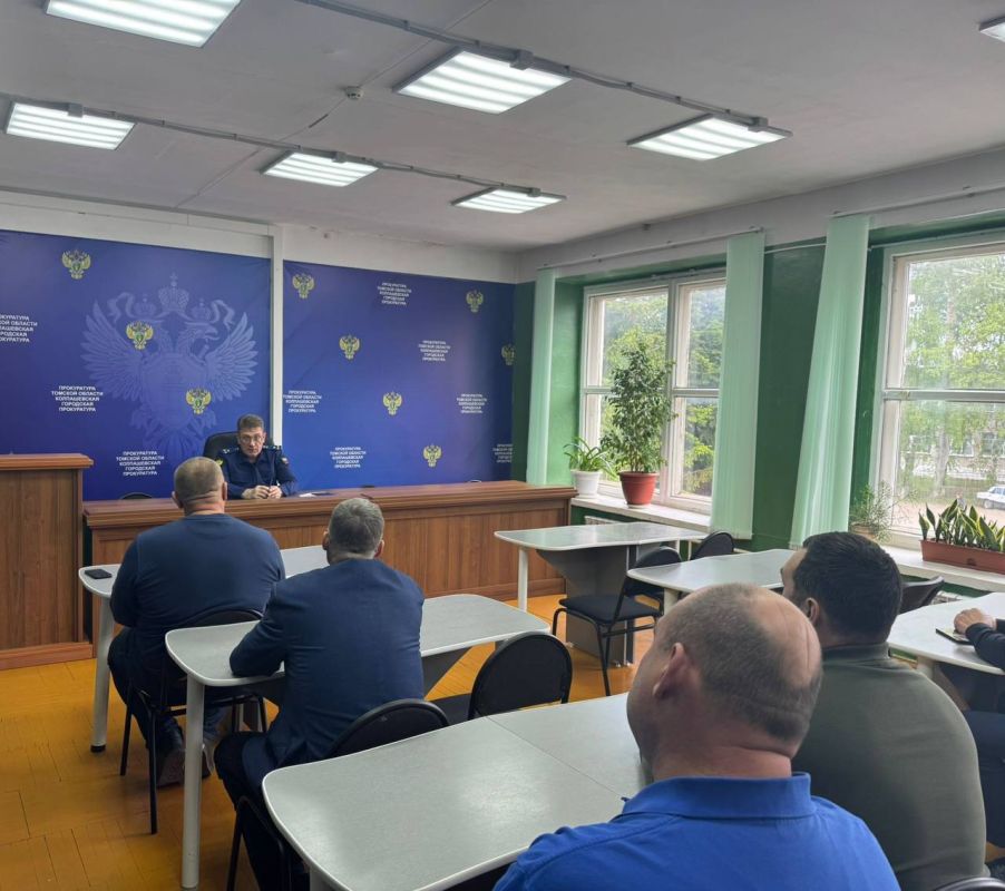 Колпашевский городской прокурор Томской области Александр Жохов провел встречу с представителями бизнеса