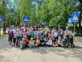 В городе Томске сотрудники Госавтоинспекции, совместно с педагогами дополнительного образования для детей из лагеря дневного пребывания, организовали  мероприятие «В стране дорожных знаков»