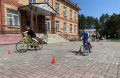 Автоинспекторы по Томскому району совместно с педагогами школы села Вершинино провели обучающее мероприятие «Юный велосипедист» на пришкольном лагере