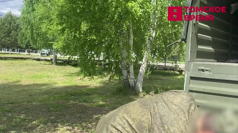 С начала года жители региона передали Росгвардии около 400 единиц оружия для нужд СВО