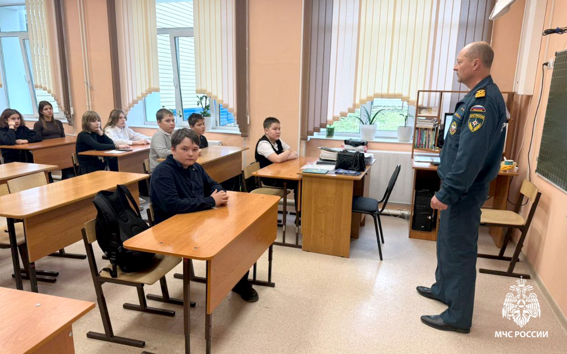 Безопасность на воде – приоритет в преддверии каникул! Безопасность на воде – приоритет в преддверии каникул!