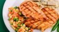 Вкуснее, чем просто запечь филе: удивите гостей гармошками из куриных грудок