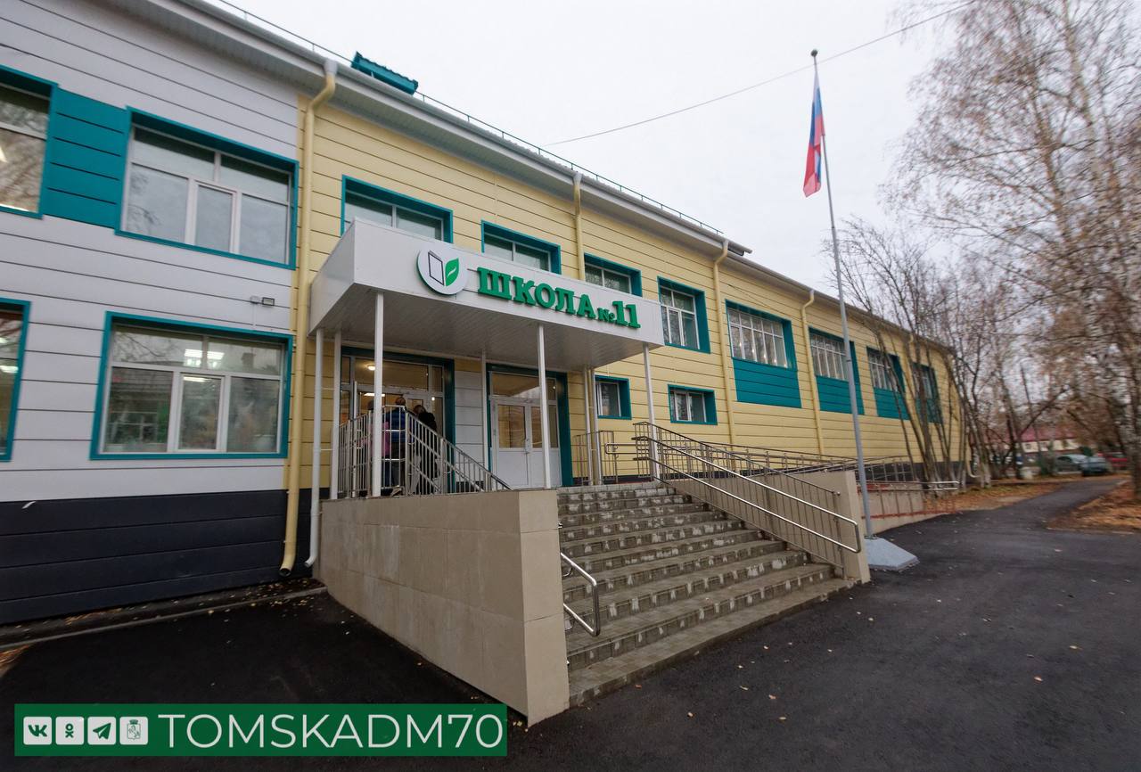 Дмитрий Махиня проверил итоги ремонта в школах