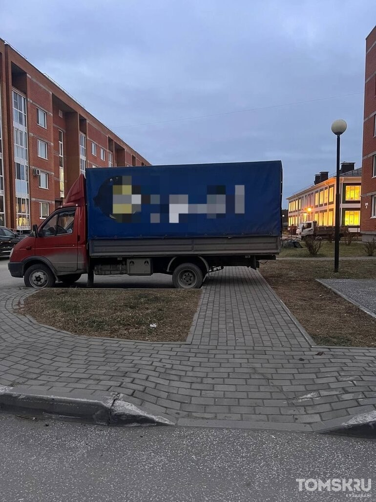 Мастера томской парковки: явные нарушители и отпетые хулиганы Мастера томской парковки: явные нарушители и отпетые хулиганы