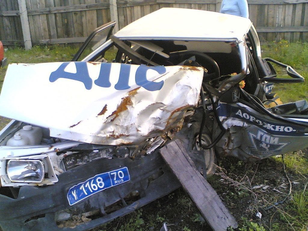 Сотрудники Колпашевской Госавтоинспекции почтили память подполковника милиции Вячеслава Ячменева