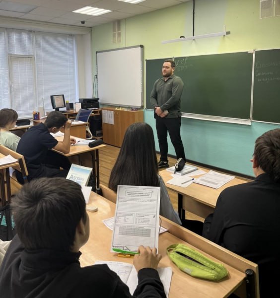 В рамках Всероссийской информационно - профилактической кампании, направленной на противодействие киберпреступности, повышение киберграмотности граждан, сотрудники Стрежевской и Александровской полиции провели ряд... В рамках Всероссийской информационно - профилактической кампании, направленной на противодействие киберпреступности, повышение киберграмотности граждан, сотрудники Стрежевской и Александровской полиции провели ряд...