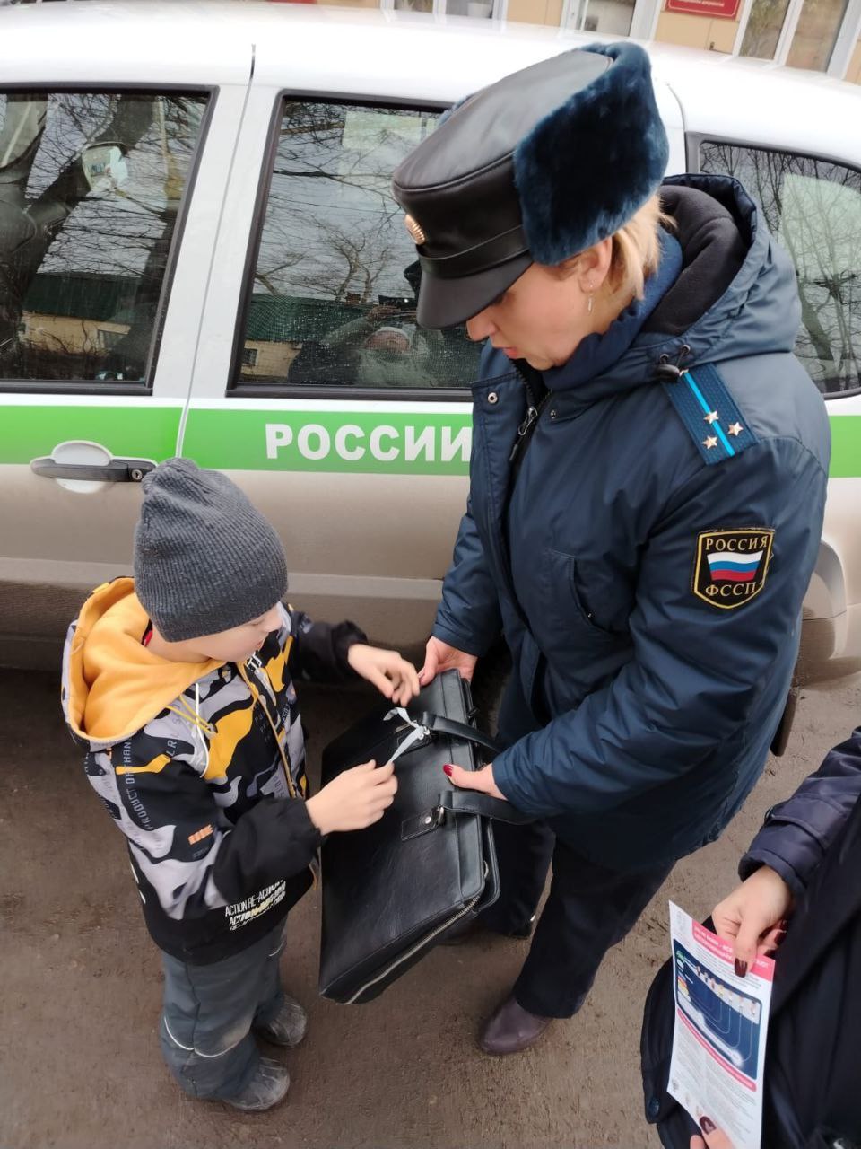 Самые юные инспекторы движения города Колпашева необычно поздравили судебных приставов накануне их профессионального праздника Самые юные инспекторы движения города Колпашева необычно поздравили судебных приставов накануне их профессионального праздника