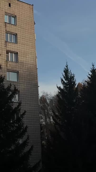 Коммунальщики перешли на усиленный круглосуточный режим работы, сообщил мэр Дмитрий Махиня