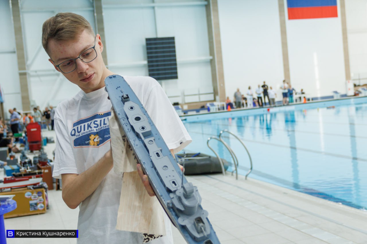 Корабли разных эпох столкнулись в Томске: фоторепортаж с места событий Корабли разных эпох столкнулись в Томске: фоторепортаж с места событий