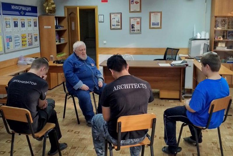 Председатель Общественного совета при УМВД России по Томской области Сергей Сороков в рамках духовно-нравственного воспитания провёл в Центре временного содержания несовершеннолетних правонарушителей мероприятие...