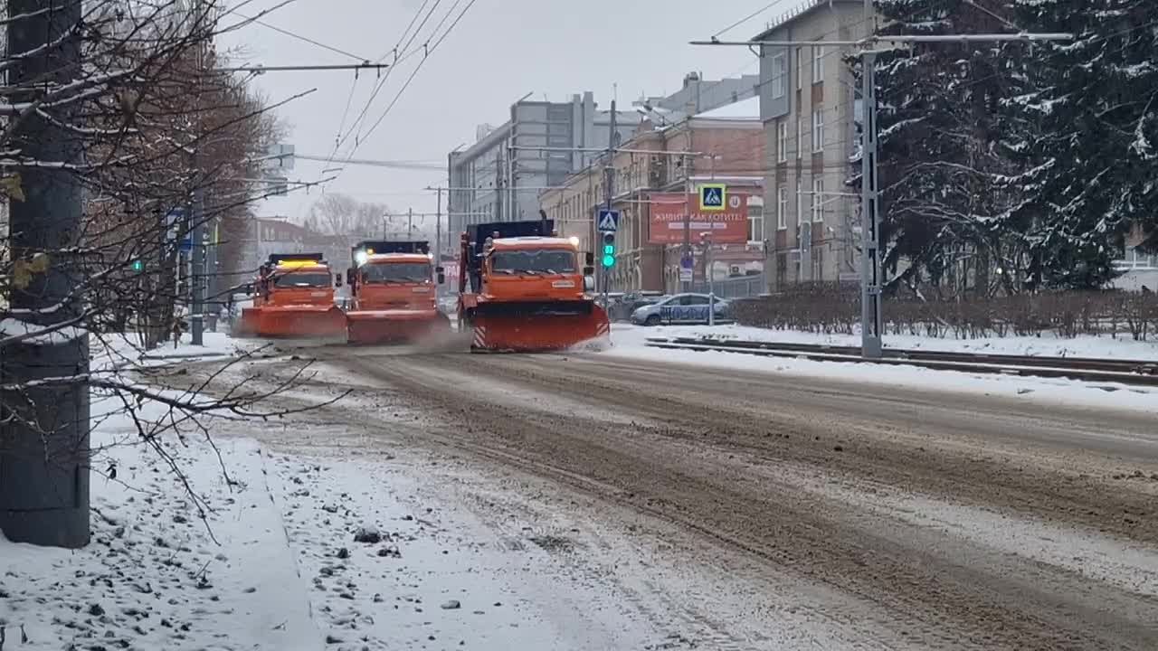 Дмитрий Махиня: Длинные выходные позади. Хочу поблагодарить наши коммунальные службы и аварийные бригады, которые все три дня работали в усиленном режиме