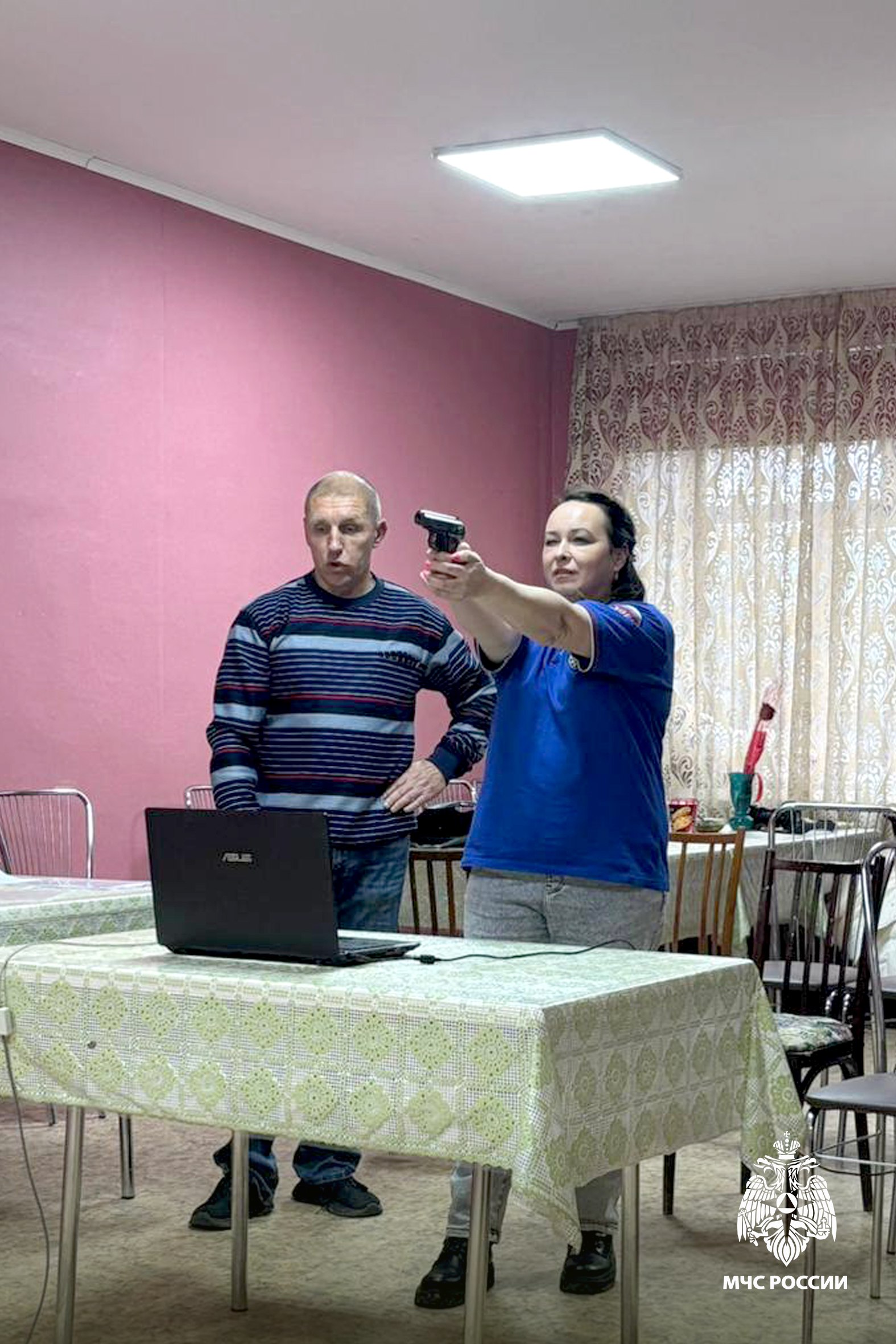 Сотрудники МЧС по Томской области успешно выступили на соревнованиях по стрельбе Сотрудники МЧС по Томской области успешно выступили на соревнованиях по стрельбе