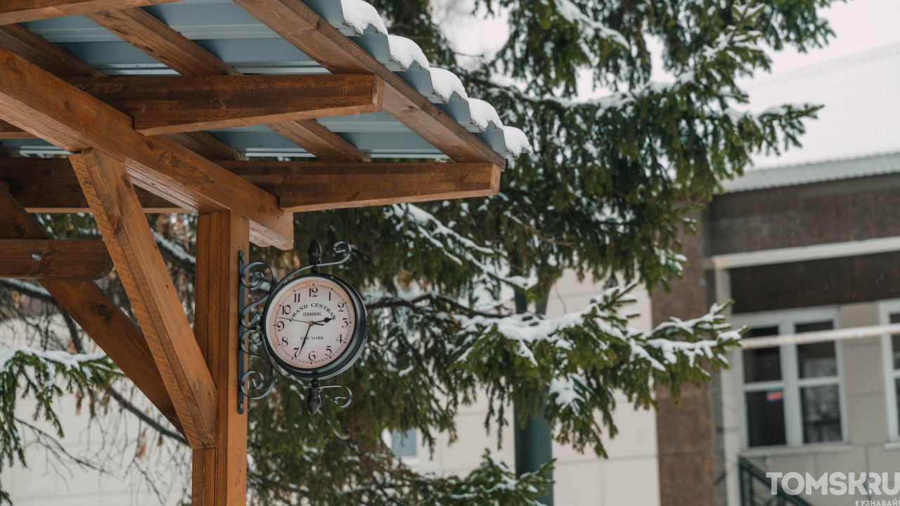 Доброе утро, Томск. Для кого-то утро началось с расчистки машины и осторожных шагов по гололеду, а кто-то увидел в этом первые нотки зимней сказки Доброе утро, Томск. Для кого-то утро началось с расчистки машины и осторожных шагов по гололеду, а кто-то увидел в этом первые нотки зимней сказки