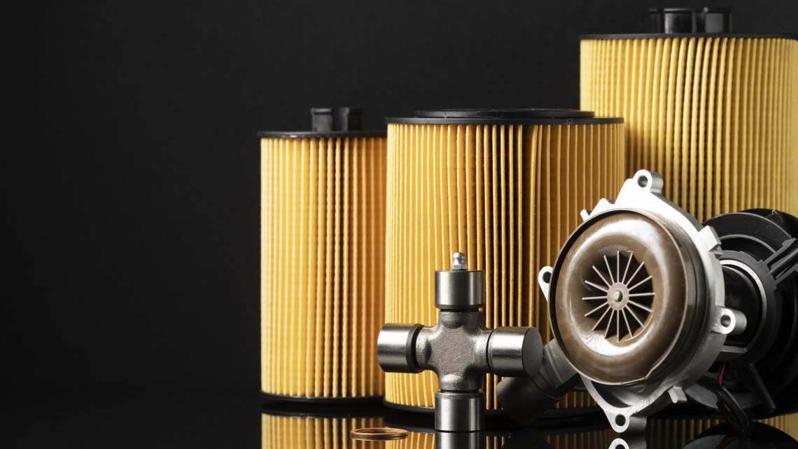 Томичам рассказали, как заменить воздушный фильтр в авто