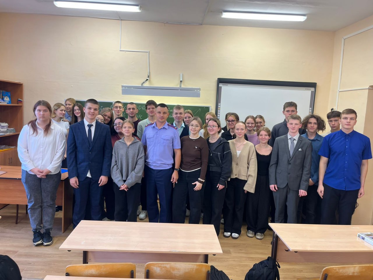 В Парабельском районе сотрудник регионального ведомства провел профилактическую встречу со школьниками В Парабельском районе сотрудник регионального ведомства провел профилактическую встречу со школьниками