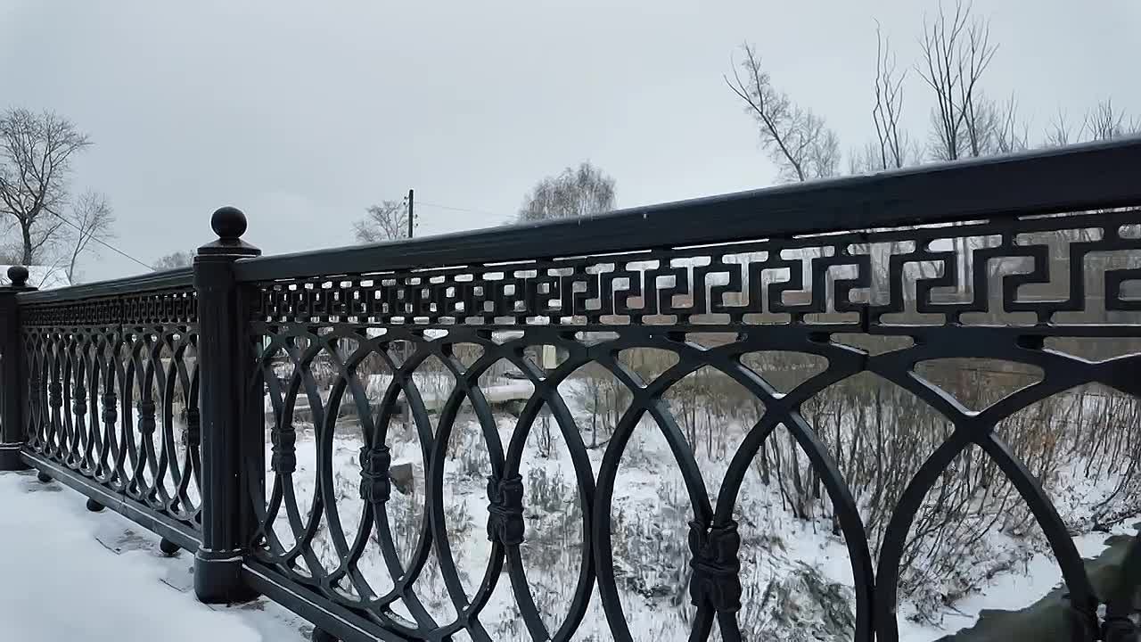 Дмитрий Махиня: Долгожданные ретро-элементы – фонари и перила – полностью установили на Аптекарском мосту