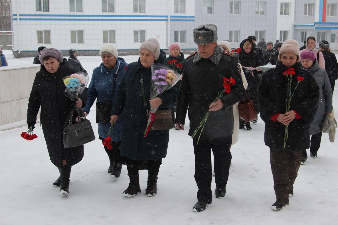 В УМВД России по Томской области состоялась встреча с членами семей сотрудников органов внутренних дел, погибших при исполнении служебного долга В УМВД России по Томской области состоялась встреча с членами семей сотрудников органов внутренних дел, погибших при исполнении служебного долга