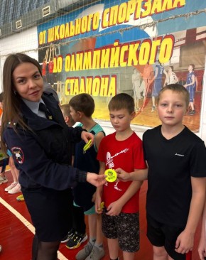 В Бакчарском районе автоинспекторы напомнили воспитанникам спортивных секций о мерах, обеспечивающих безопасность пешеходов