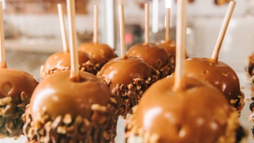 Эту вкуснятину из яблок приготовит даже кулинар-новичок: затмит все десерты на новогоднем столе