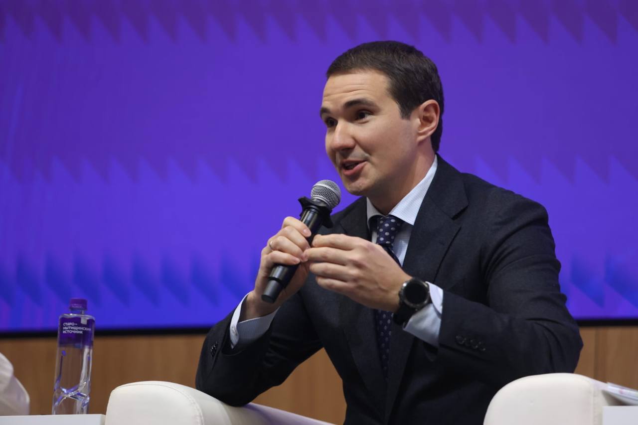 Замглавы Минобрнауки России Денис Секиринский принял участие в пленарной сессии выставки «Химия-2025» Замглавы Минобрнауки России Денис Секиринский принял участие в пленарной сессии выставки «Химия-2025»