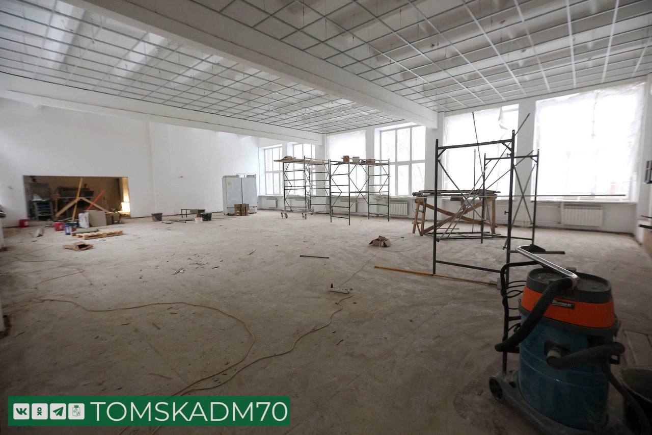 Дмитрий Махиня побывал в школах, где продолжается ремонт Дмитрий Махиня побывал в школах, где продолжается ремонт