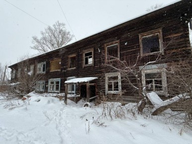 Прокуратура Октябрьского района г. Томска потребовала снести расселенный аварийный дом на улице Лермонтова