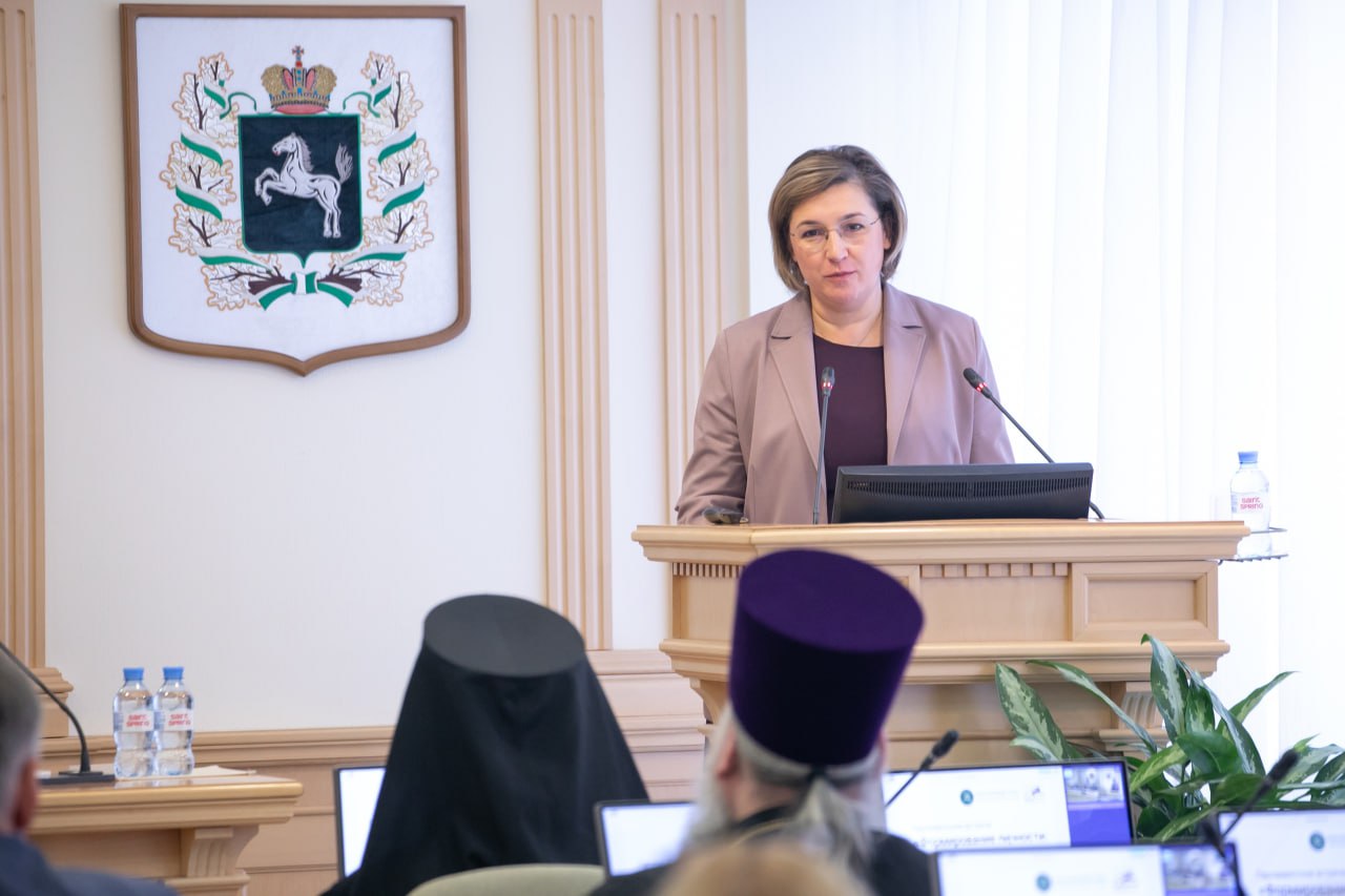 На сайте Законодательной думы опубликован обзор Парламентских встреч «Формирование личности: вызовы и возможности» На сайте Законодательной думы опубликован обзор Парламентских встреч «Формирование личности: вызовы и возможности»