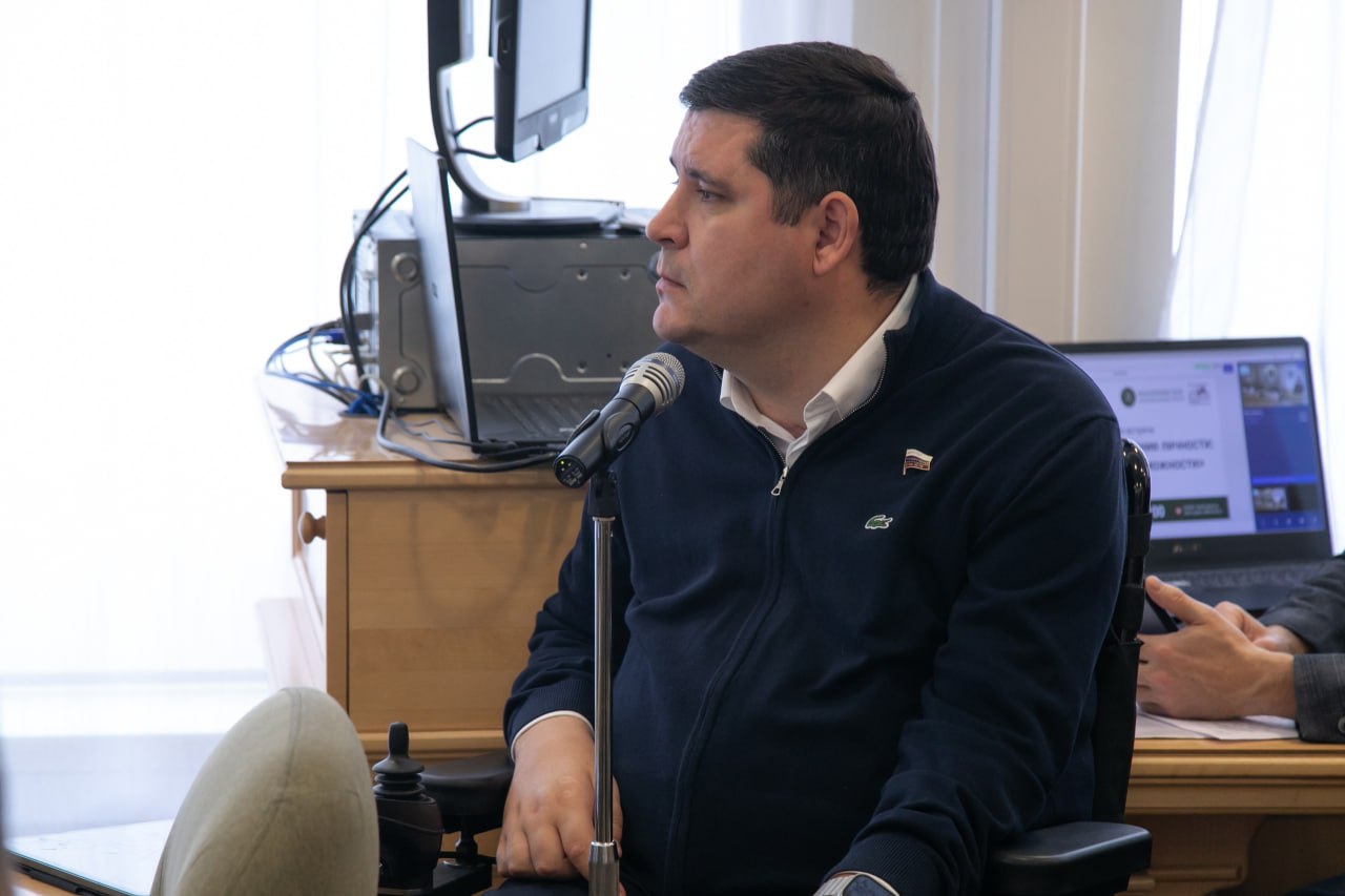 На сайте Законодательной думы опубликован обзор Парламентских встреч «Формирование личности: вызовы и возможности» На сайте Законодательной думы опубликован обзор Парламентских встреч «Формирование личности: вызовы и возможности»