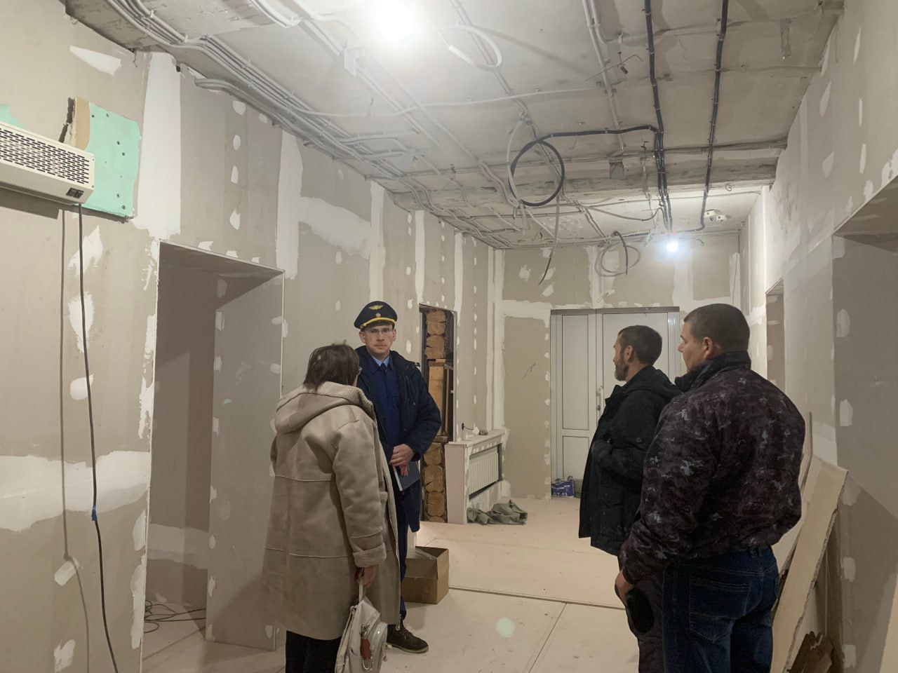 Прокурор Чаинского района Томской области Максим Зыков проверил ход капитального ремонта центра занятости населения Прокурор Чаинского района Томской области Максим Зыков проверил ход капитального ремонта центра занятости населения