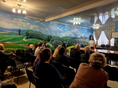 Сотрудники ОБК УМВД России по Томской области провели встречу на тему профилактики мошенничества в Специализированном доме ветеранов