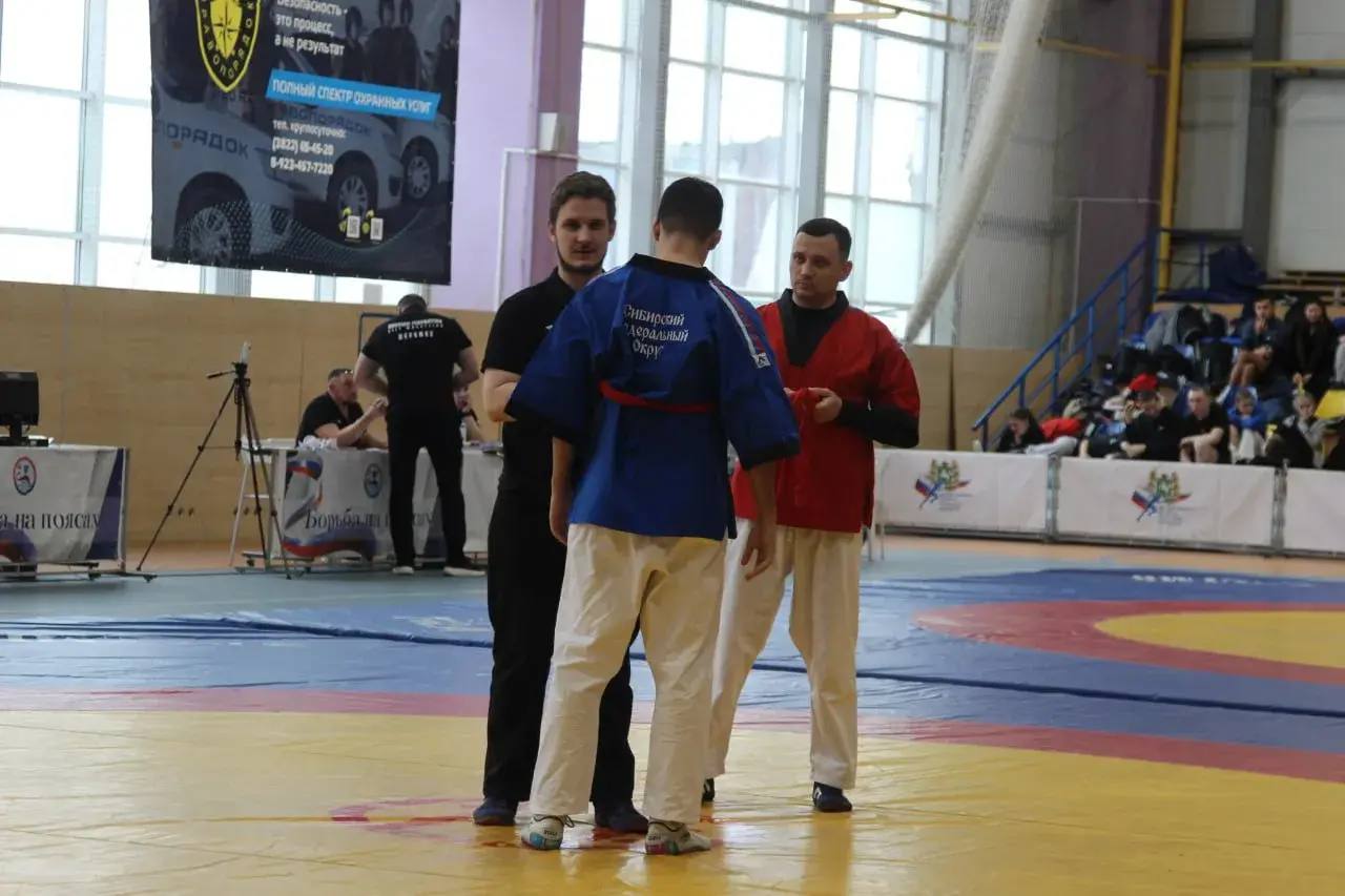 Мустафаев Физули - инспектор ОР ППСП ОМВД России по Кировскому району г. Томска, кандидат в Мастера спорта России по Борьбе на поясах, спортивный судья 2 категории по борьбе на поясах Мустафаев Физули - инспектор ОР ППСП ОМВД России по Кировскому району г. Томска, кандидат в Мастера спорта России по Борьбе на поясах, спортивный судья 2 категории по борьбе на поясах