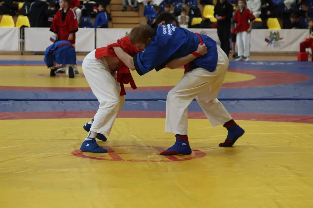 Мустафаев Физули - инспектор ОР ППСП ОМВД России по Кировскому району г. Томска, кандидат в Мастера спорта России по Борьбе на поясах, спортивный судья 2 категории по борьбе на поясах Мустафаев Физули - инспектор ОР ППСП ОМВД России по Кировскому району г. Томска, кандидат в Мастера спорта России по Борьбе на поясах, спортивный судья 2 категории по борьбе на поясах