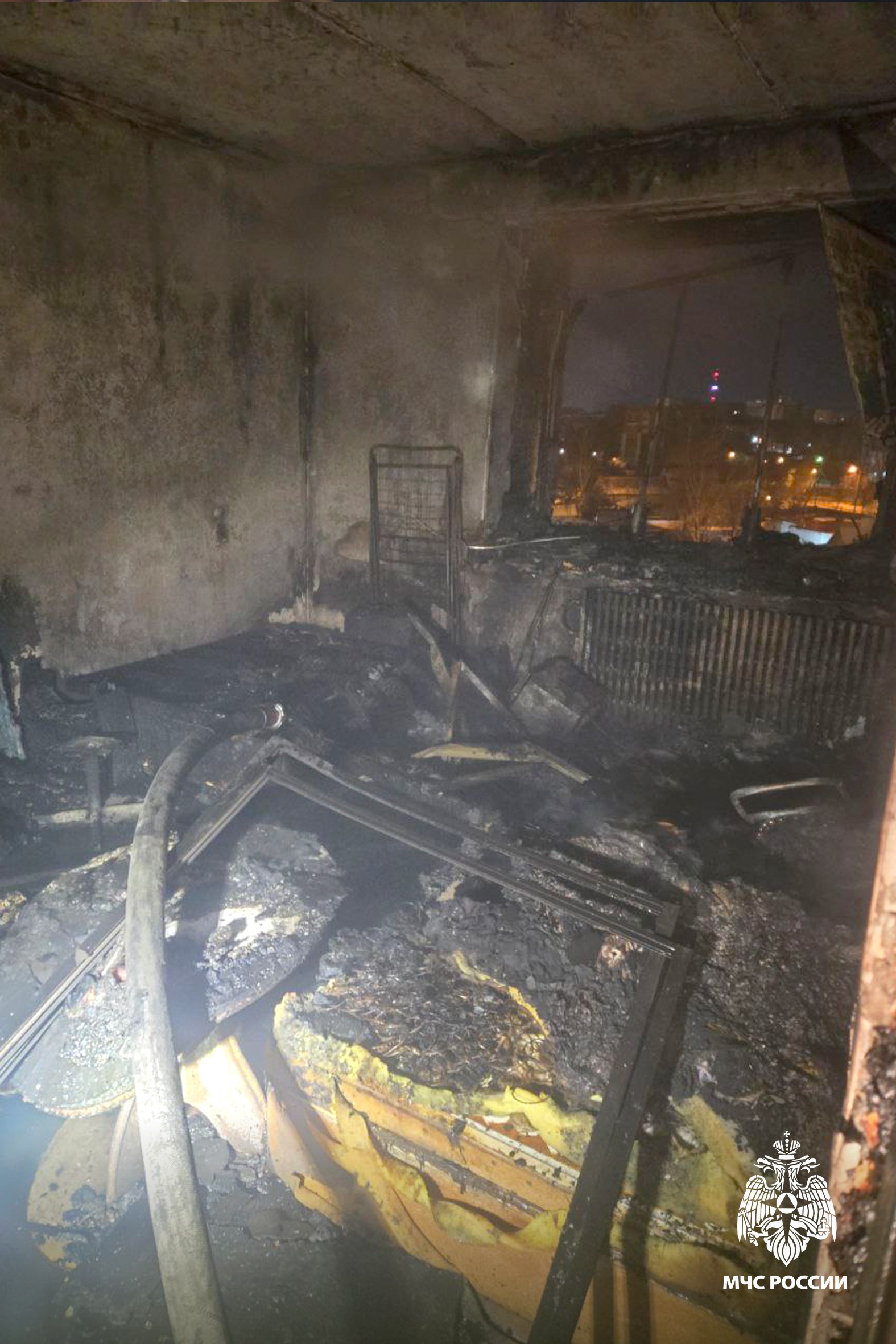 Томские огнеборцы МЧС России спасли 27 человек на пожаре в Томске Томские огнеборцы МЧС России спасли 27 человек на пожаре в Томске