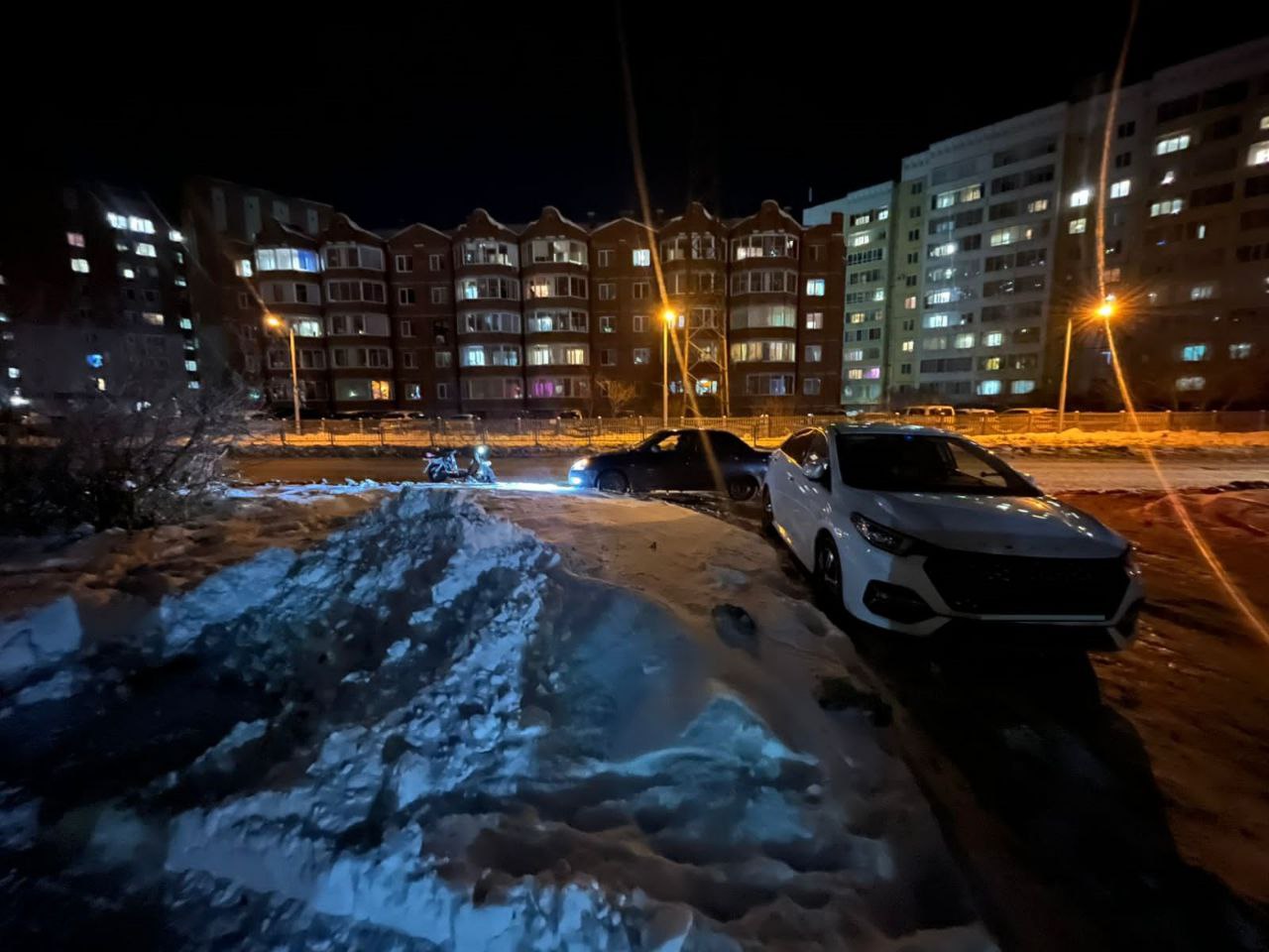 Город Томск. 14 ноября около 16 часов 45 минут на улице Вершинина, 37, автомобилем «ГАЗ Соболь», под управлением 36-летнего мужчины-водителя совершен наезд на 19-летнего пешехода, который, по предварительной информации... Город Томск. 14 ноября около 16 часов 45 минут на улице Вершинина, 37, автомобилем «ГАЗ Соболь», под управлением 36-летнего мужчины-водителя совершен наезд на 19-летнего пешехода, который, по предварительной информации...