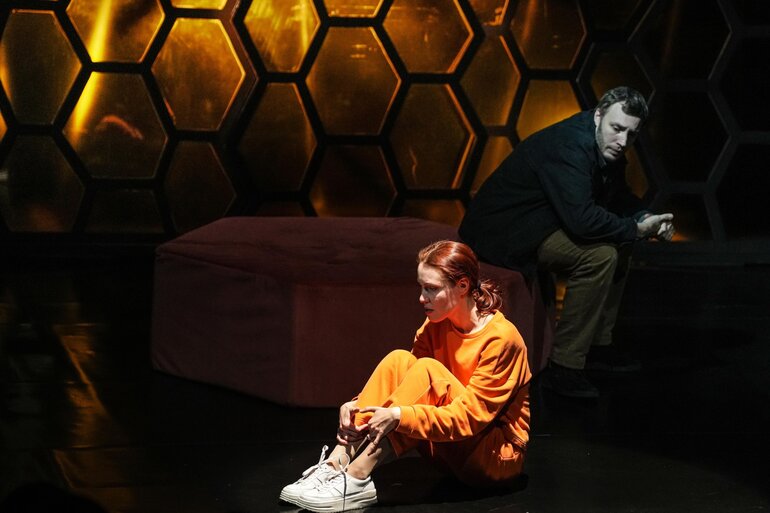 Театральная афиша недели: от любви через вселенные до поролоновых медвежат