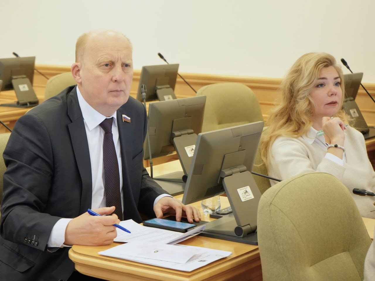 Депутаты поддержали законопроект по усилению кадрового потенциала системы опеки и попечительства региона Депутаты поддержали законопроект по усилению кадрового потенциала системы опеки и попечительства региона