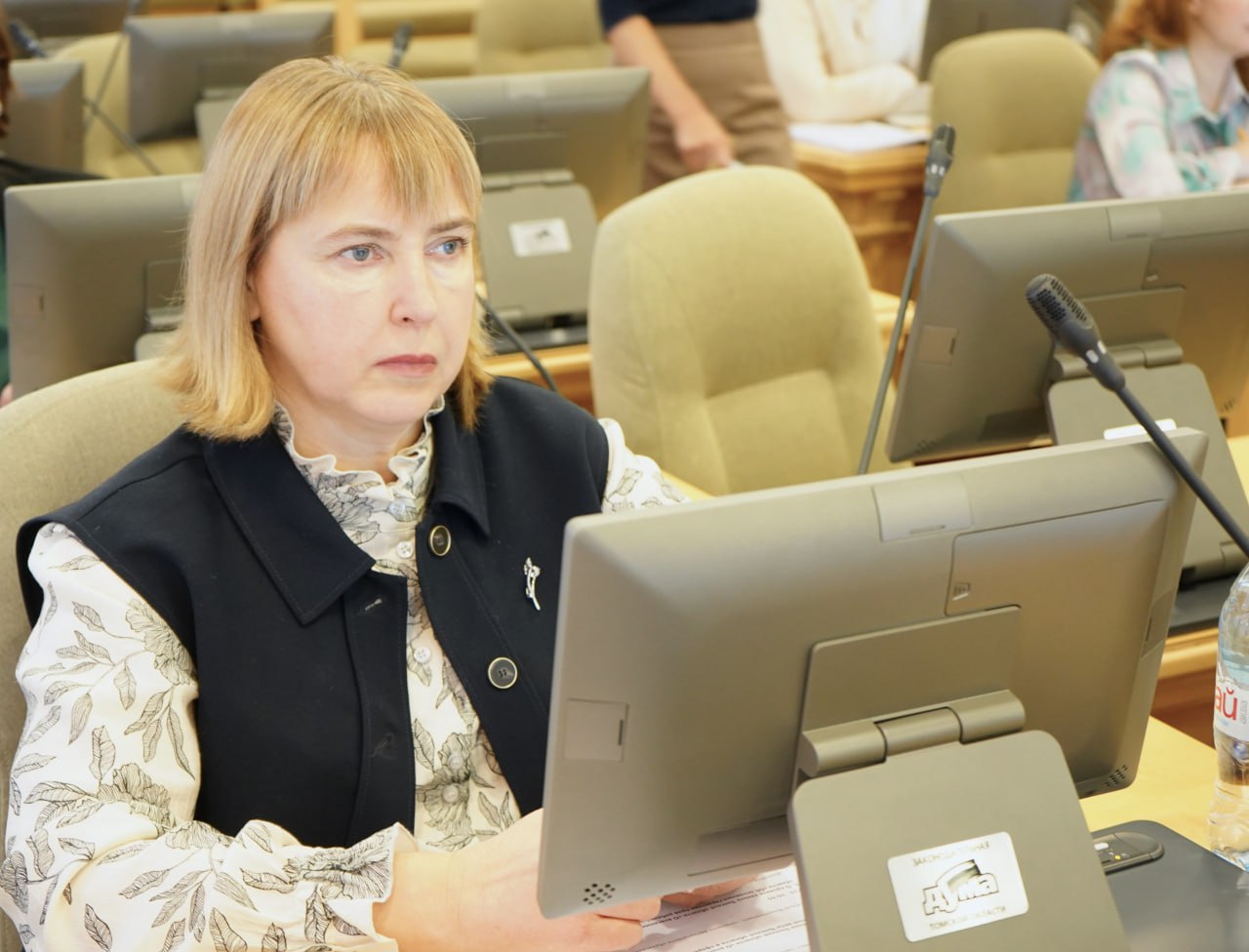 Депутаты поддержали законопроект по усилению кадрового потенциала системы опеки и попечительства региона Депутаты поддержали законопроект по усилению кадрового потенциала системы опеки и попечительства региона