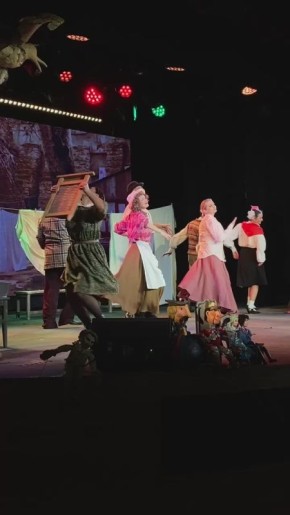 «Улыбайтесь, господа, улыбайтесь!»