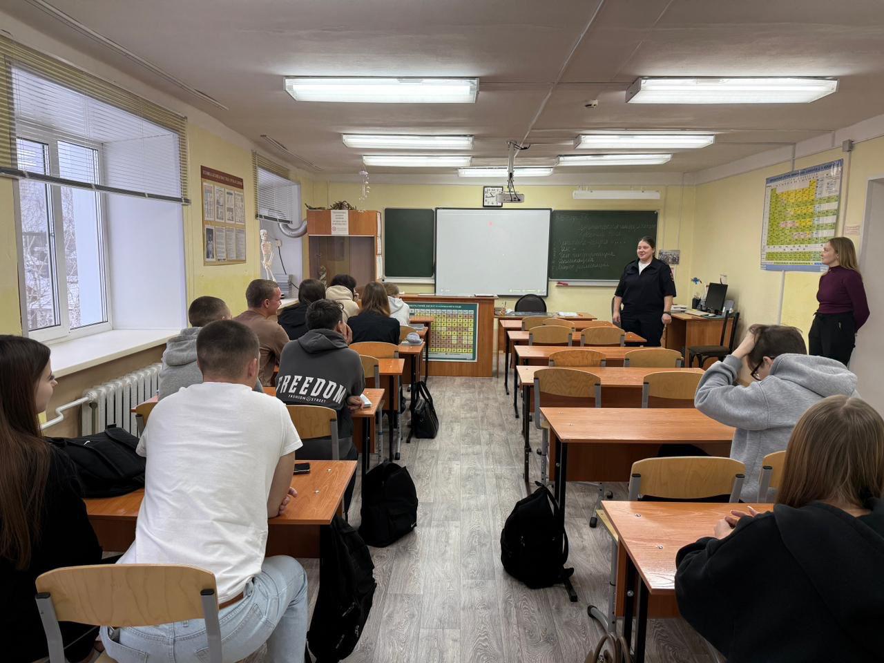 В Колпашево сотрудники полиции присоединились к Всероссийской акции «День правовой помощи» В Колпашево сотрудники полиции присоединились к Всероссийской акции «День правовой помощи»