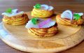 Картофельные тарталетки с селедкой: закуска, которая украсит любой праздничный стол